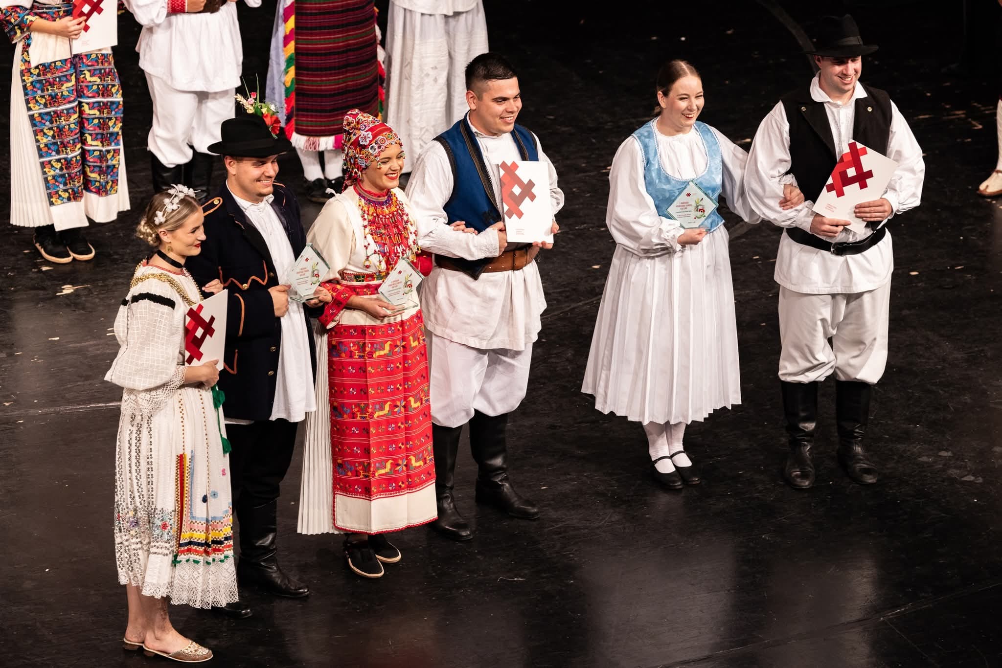 Osvojeno srebro na 30. Susretu hrvatskih folklornih ansambala i izvornih skupina
