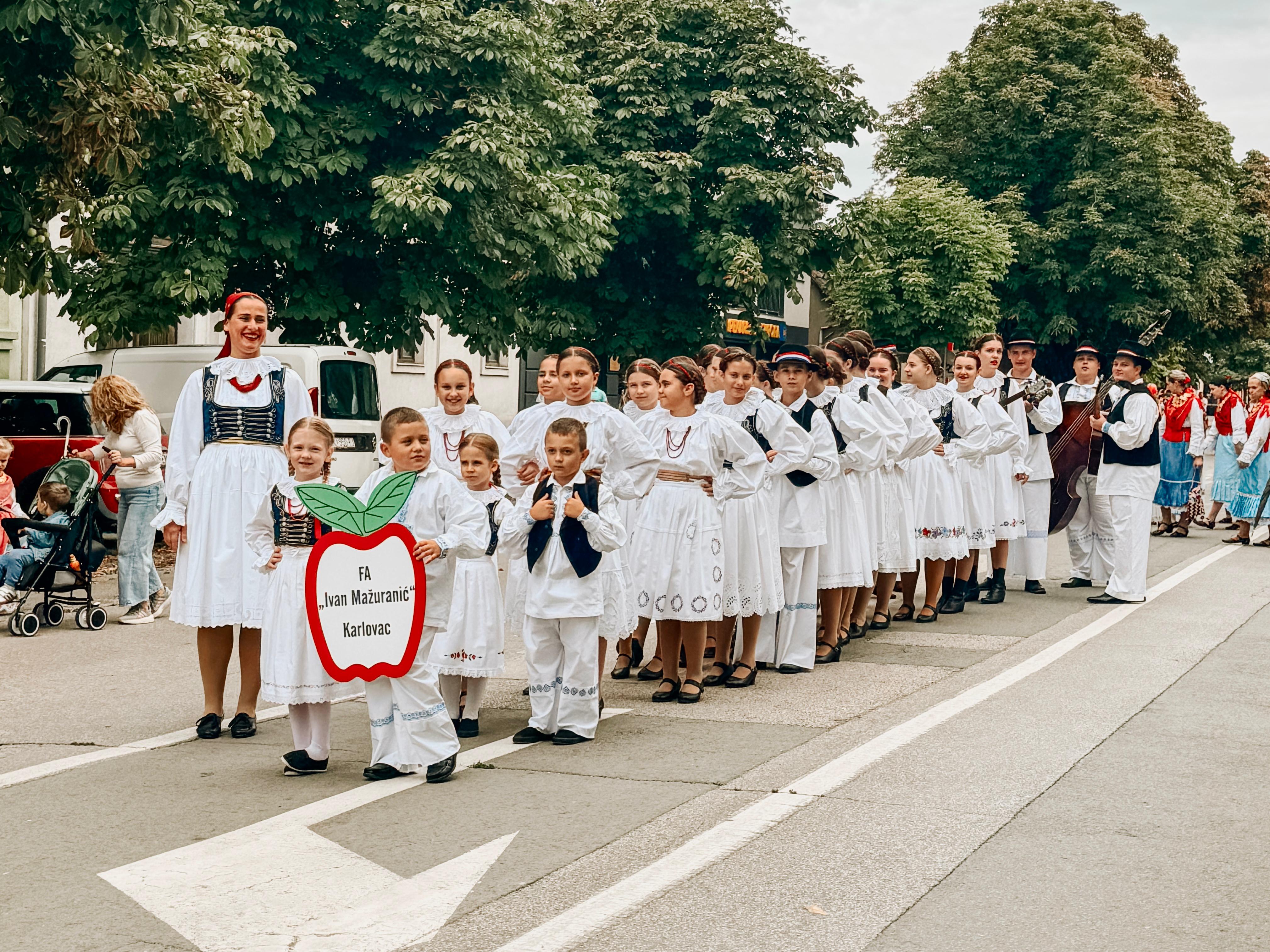 Dječja sekcija FA „Ivan Mažuranić“ Karlovac nastupila na 60. Vinkovačkim jesenima